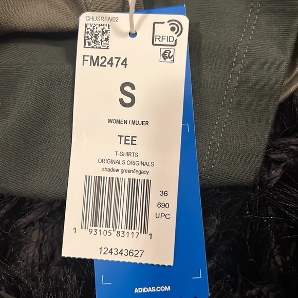 Adidas Tee - Picture 4 of 4